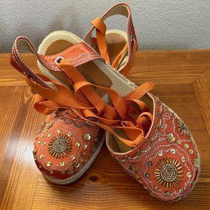 Size 8 Steve Madden Ankle Strap Wedge Shoes.